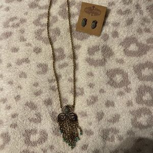 Plunder Pineapple Necklace and Earring set